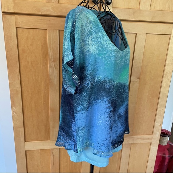 World Unity blue with bling Top with underneath tank size Large - Picture 3 of 8